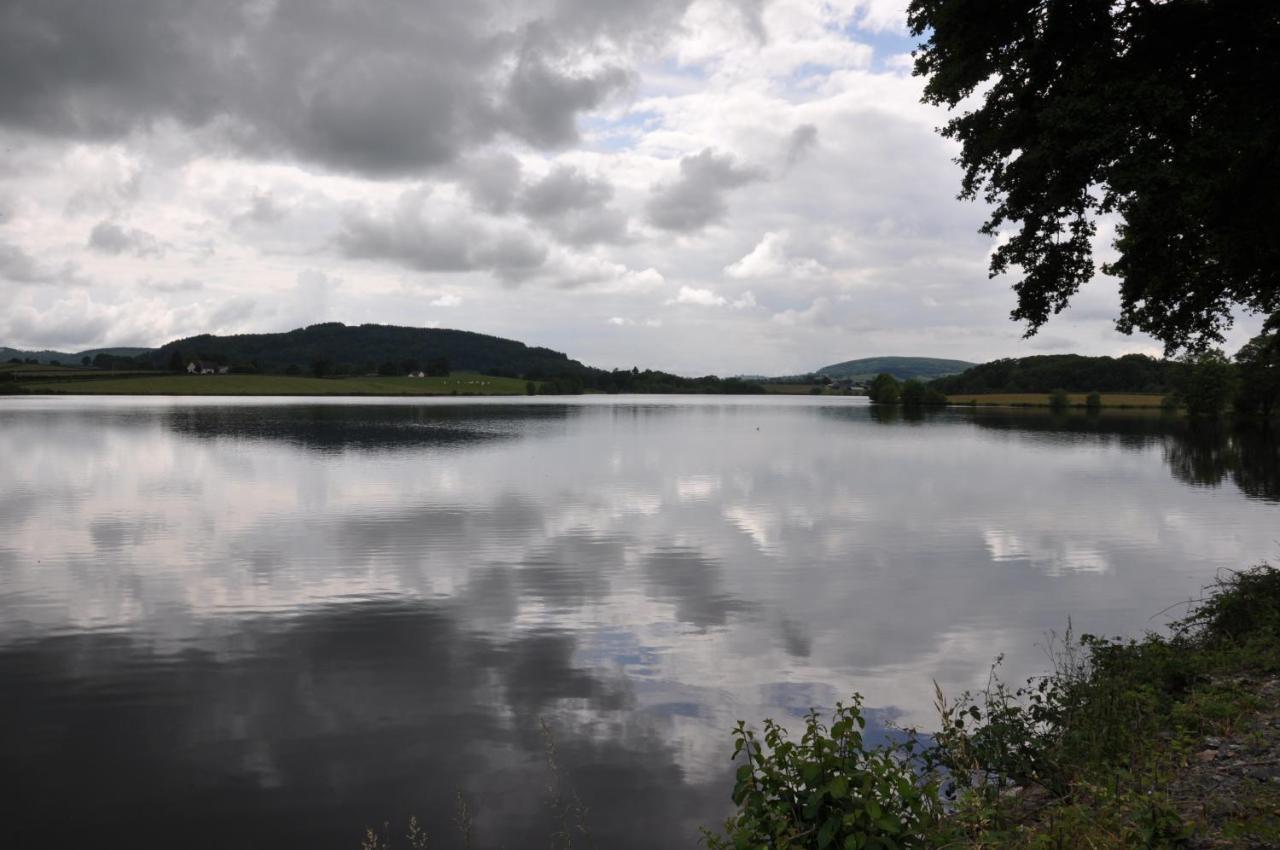 Canal Du Nivernais Gites Le Champ Radis Marigny-sur-Yonne Exteriér fotografie